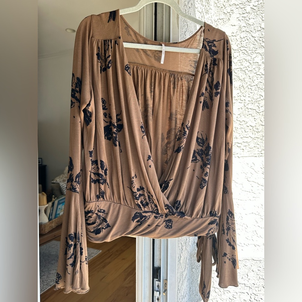 FREE PEOPLE CROSS FRONT BELL SLEEVE BOHO TOP